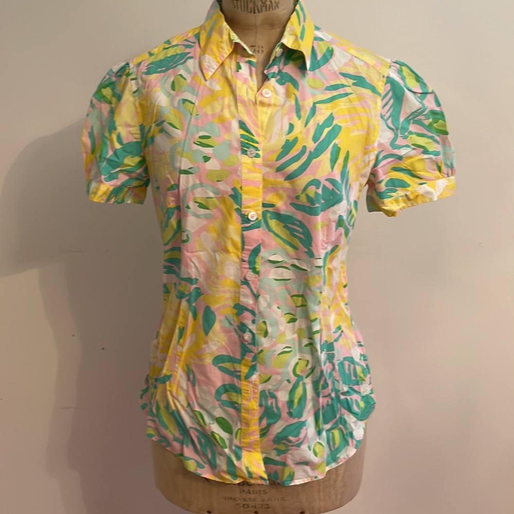 Lily Pulitzer cotton button down with puff sleeves - Picture 2 of 12